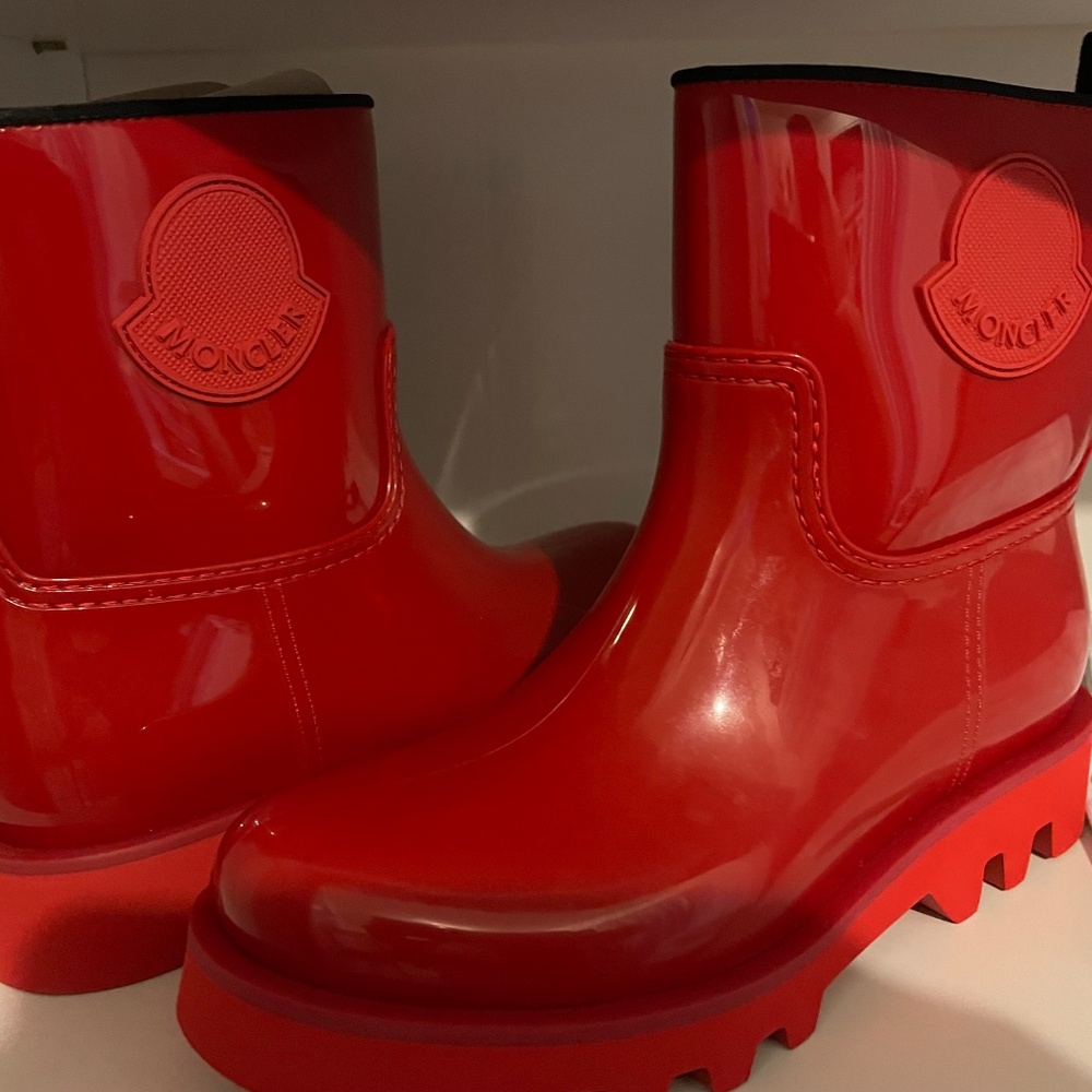 Boots - Picture 3 of 6